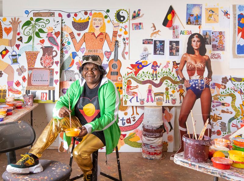 Kaylene Whiskey Brings the Indulkana Community Spirit to Tarnanthi 2021