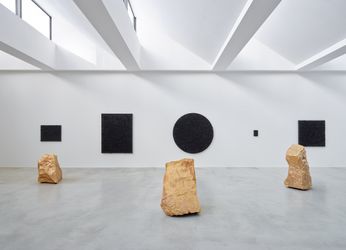 Exhibition view: Bosco Sodi, Into the Deepest, Axel Vervoordt Gallery, Antwerp (18 September–6 November 2021). Courtesy Axel Vervoordt Gallery.