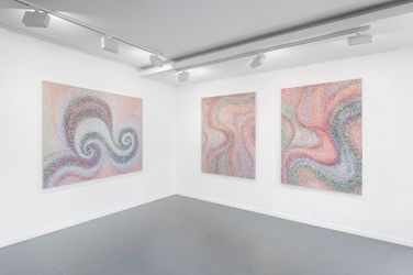Exhibition view: Gwen O'Neil, Over the Ridges and through the Passes, Almine Rech, Paris (11 May–14 June 2024). Courtesy Almine Rech.