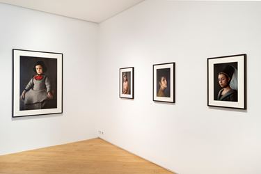 Exhibition view: Frank Horvat, Vraies Semblances, 1981 - 1986, Galerie Lelong & Co., 38 Avenue Matignon, Paris (18 June–24 July 2020). Courtesy Galerie Lelong & Co. Paris.