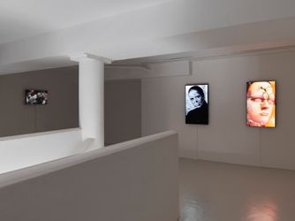 Exhibition view: Hedda Roman, Oldboy, Death to Dialectics, Sies + Höke, Düsseldorf (1 September–14 October 2023). Courtesy Sies + Höke