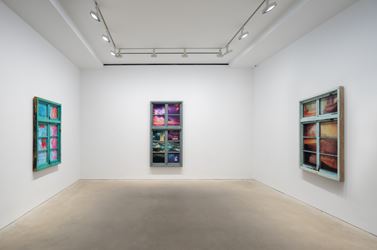 Exhibition view: Group Exhibition, Brilliant City, David Zwirner, Hong Kong (6 July–4 August 2018).  Courtesy  David Zwirner.