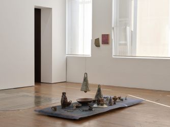 Exhibition view: Seraphine Pick + Jaime Jenkins, Coloured Mud, Michael Lett, Auckland (14 J uly–14 August 2021). Courtesy Michael Lett.