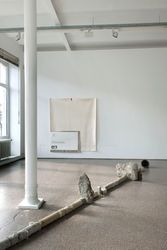Exhibition view: Catharina van Eetvelde, Whether(Weather), Galerie Greta Meert, Brussels (13 September–8 November 2014). Courtesy Galerie Greta Meert.
