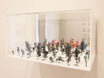 Exhibition view: Zadok Ben-David and Tilyen Mucic, Shrubs, Flowers and Decay, Galerie Albrecht, Berlin (25 March–19 May 2022). Courtesy Galerie Albrecht.