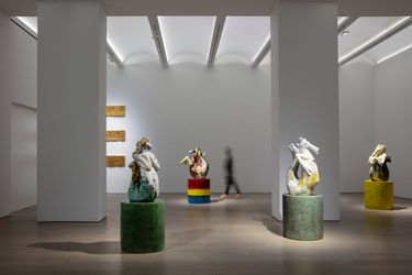 Exhibition view: Johan Creten, Strangers Welcome, Perrotin, New York (1 June–26 July 2024). © Johan Creten/ADAGP, Paris, and ARS, New York 2024. Courtesy the artist and Perrotin. Photo: Guillaume Ziccarelli.