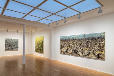 Exhibition view: Philippe Cognée, Insomniac Landscapes, Templon, Paris (3 September–29 October 2022). Courtesy Templon, Paris.