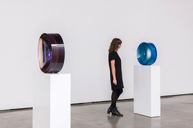 Exhibition view: Fred Eversley, Chromospheres, David Kordansky Gallery, Los Angeles (12 January–2 March 2019). Courtesy David Kordansky Gallery, Los Angeles. 