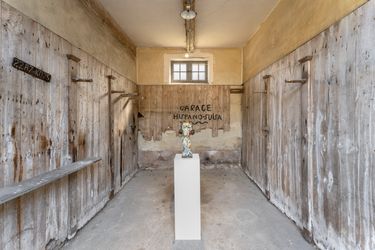 Exhibition view: Gerasimos Floratos, Hymn, Almine Rech Gallery, Château de Boisgeloup, Gisors, France (29 October–13 November 2022). Courtesy the Artist and Almine Rech. Photo: Nicolas Brasseur. 