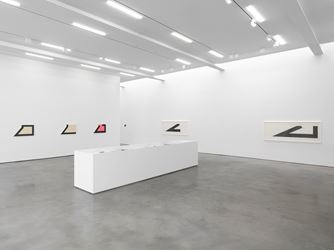 Exhibition view: Ted Stamm, Lisson Gallery, West 24th Street, New York (9 March–14 April 2018). © Ted Stamm. Courtesy Lisson Gallery.