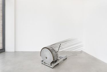 Exhibition view: Rebecca Horn, The Peacock Machine, Galerie Thomas Schulte, Berlin (11 June–20 August 2022). Courtesy Galerie Thomas Schulte. Photo: Stefan Haehnel.