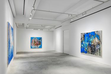 Exhibition view: Mark Bradford, Hauser & Wirth, Hong Kong (27 March–12 May 2018). © Mark Bradford. Courtesy the artist and Hauser & Wirth. Photo: JJYPHOTO.