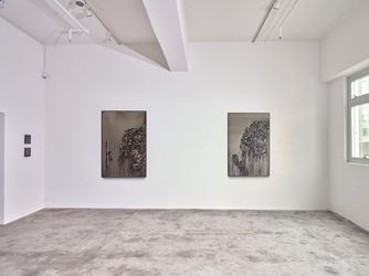Exhibition view: Ida Barbarigo, Cafés, Axel Vervoordt Gallery, Hong Kong (15 January–14 May 2022). Courtesy Axel Vervoordt Gallery.