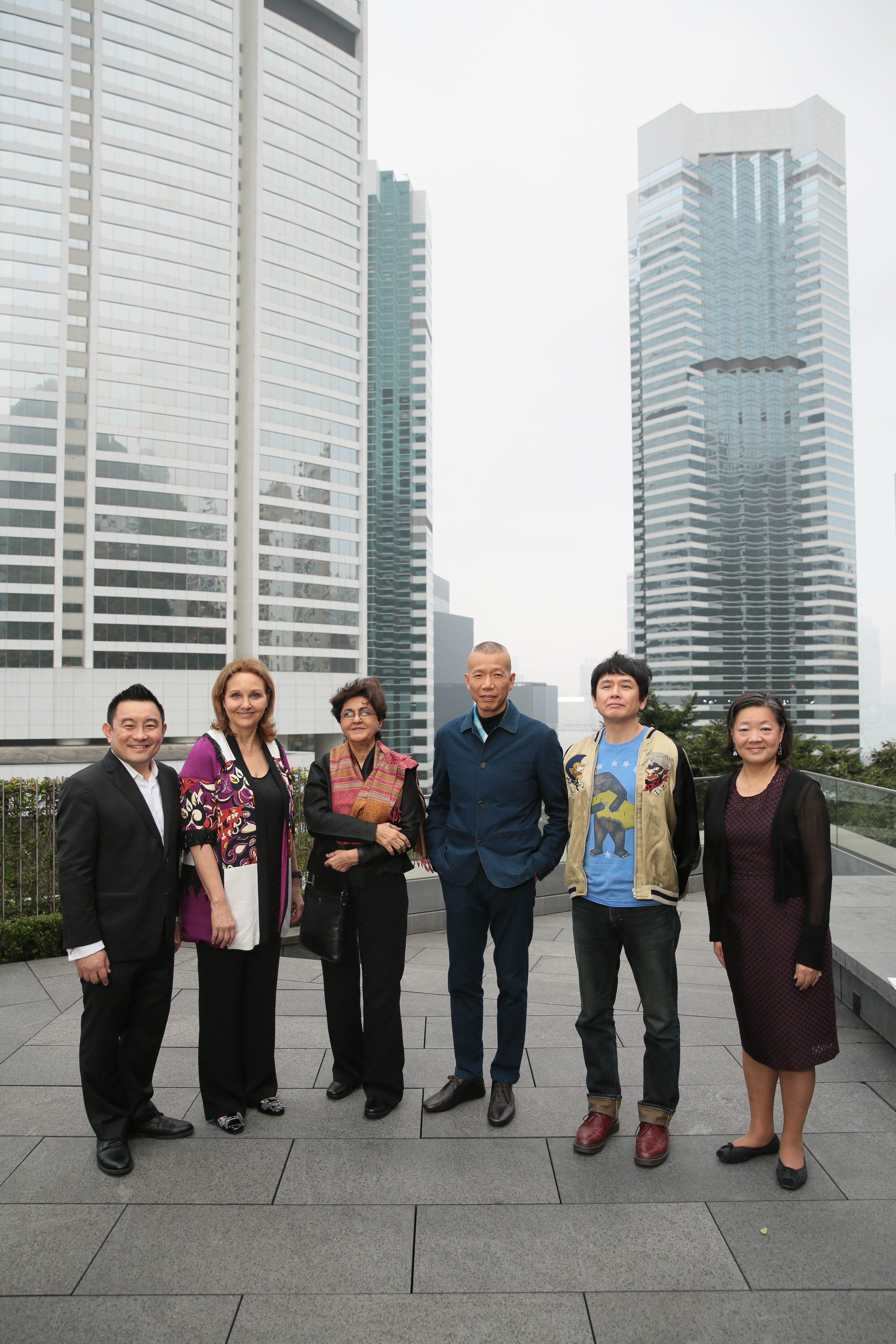 (From left to right) Boon Hui Tan, Asia Society Vice President of Global Arts and Cultural Programs and Director of Asia Society Museum; Josette Sheeran, President and CEO of Asia Society; Nalini Malani; Cai Guo-Qiang; Yoshitomo Nara; and S. Alice Mong, Executive Director, Asia Society Hong Kong Center.