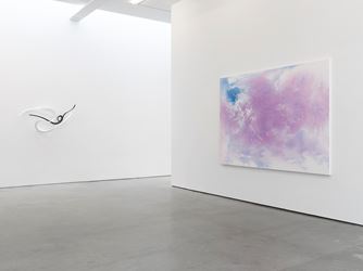 Shirazeh Houshiary, Nothing is deeper than the skin, Lisson Gallery, New York, West 24th Street (3 November–22 December 2017). Courtesy the Artist and Lisson Gallery