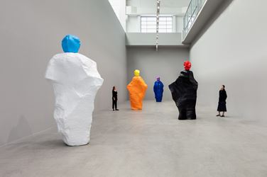 Exhibition view: Ugo Rondinone, nuns + monks, Esther Schipper, Berlin (11 September–17 October 2020). Courtesy Esther Schipper. Photo: Andrea Rossetti.