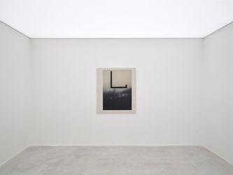 Exhibition view: Marco Tirelli, Axel Vervoordt Gallery, Antwerp (20 November 2021–29 January 2022). Courtesy Axel Vervoordt Gallery.