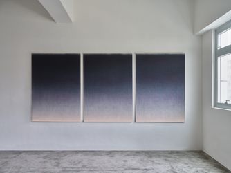 Exhibition view: Shen Chen, Axel Vervoordt Gallery, Hong Kong (16 October–23 December 2021). Courtesy © Axel Vervoordt Gallery.