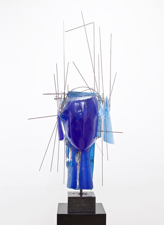 Cabeza azul by Manolo Valdes contemporary artwork Sculpture