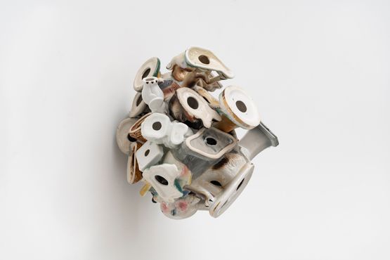 Curiosidade by Barrao contemporary artwork Sculpture