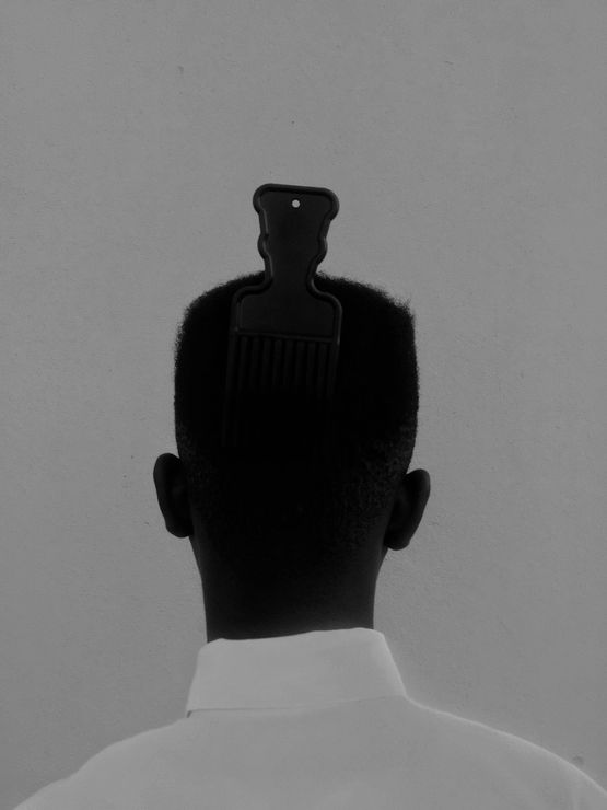 Untitled Comb by Nonzuzo Gxekwa contemporary artwork Print