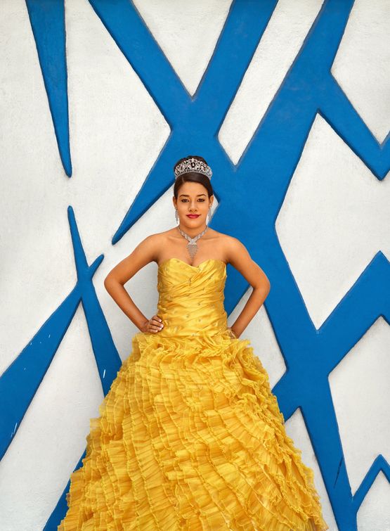 Claudia Sholans Pena Gonzales La Habana La Lisa Versalles - Coronela La Corbata by Frank Thiel contemporary artwork Photography