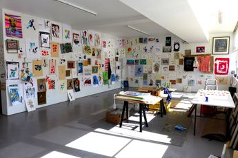 Contemporary art exhibition Group Exhibition GRUPPENKRANKENHAUS at Hamish McKay Wellington New Zealand