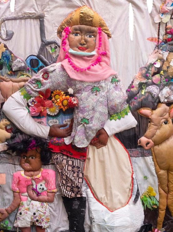 Piyungan Flowers of All Countries  Unite by Franziska Fennert contemporary artwork Sculpture