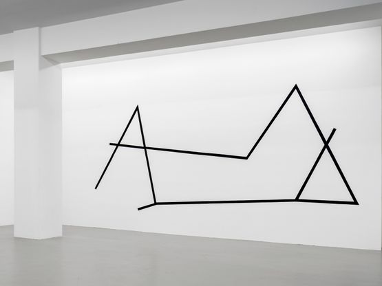 Cats Cradle IV by William Tucker contemporary artwork Installation