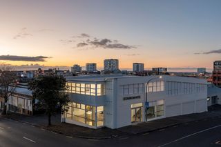 Starkwhite contemporary art gallery in Auckland New Zealand