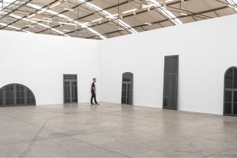 Contemporary art exhibition Iran do Espirito Santo Janela Reflexiva at Fortes DAloia  Gabriel Sao Paulo Brazil