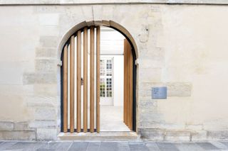 Paris contemporary art gallery in