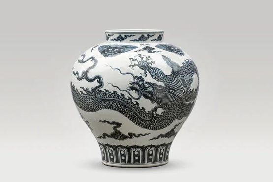 Dragon Vase by Ai Weiwei contemporary artwork Sculpture