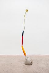 Dame una senal by Marco Giordano contemporary artwork sculpture