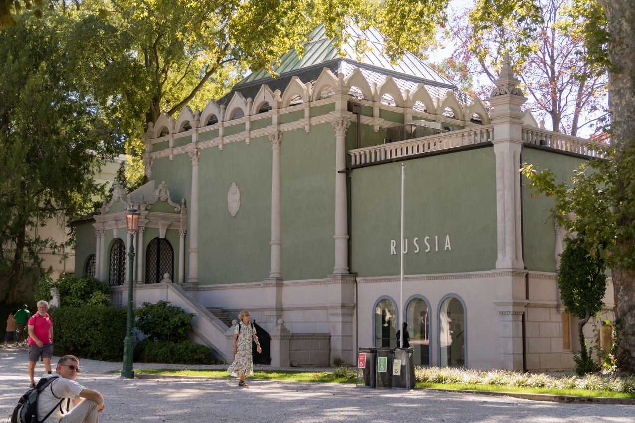 Italian Culture Minister Calls on Venice Biennale Representative to Resign Over Russian Pavilion