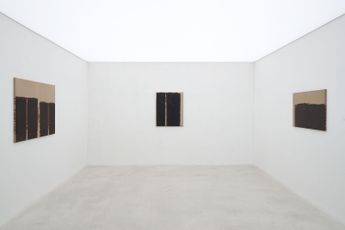 Contemporary art exhibition Yun Hyong-keun Yun Hyong-keun at Axel Vervoordt Gallery Antwerp Belgium