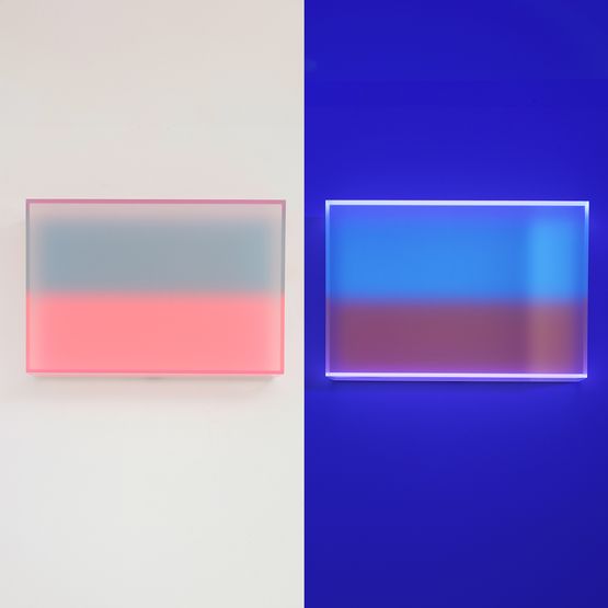 Colormirror satin pink glow violafuchsia by Regine Schumann contemporary artwork Sculpture