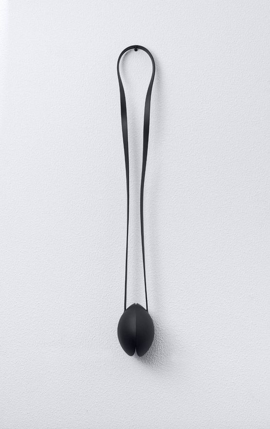 O teu silencio I by Rui Chafes contemporary artwork Sculpture