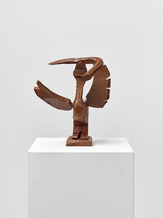 NATTER VON GEFIEDER ERTAPPT by Andi Fischer contemporary artwork Sculpture