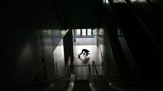 Boxing by Hu Jiayi contemporary artwork Moving Image