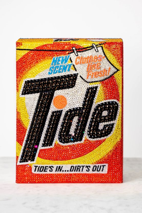 WASHING POWDER TIDE NEW SCENT by Shourouk Rhaiem contemporary artwork Sculpture