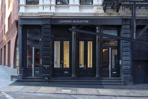 Luhring Augustine contemporary art gallery in Luhring Augustine Chelsea New York United States