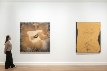 Contemporary art exhibition Antoni Tapies Les Armes dEros at Galerie Lelong 13 Rue de Teheran Paris France