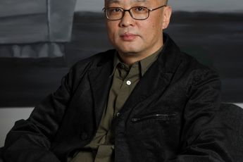 Zhang Xiaogang contemporary artist