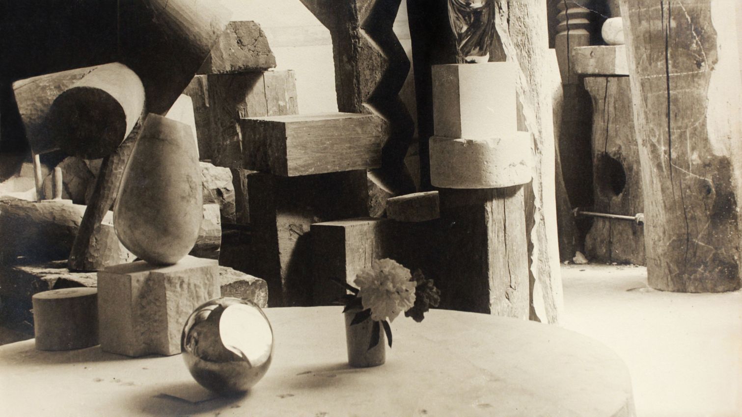 CONSTANTIN BRANCUSI
