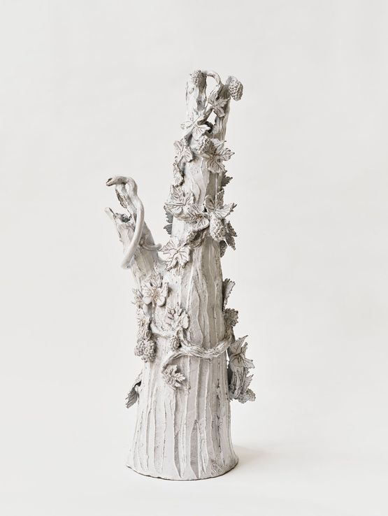 Le serpent et la vigne by Setsuko contemporary artwork Sculpture