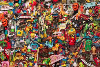 Liu Bolin contemporary artist