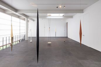 Contemporary art exhibition Artur Lescher Asterismos at OMR Mexico City