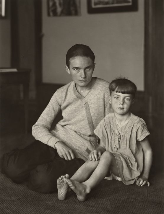Mutter und Tochter Helene Abelen mit Tochter JosephaMother and Daughter Helene Abelen with Daughter Josepha by August Sander contemporary artwork Print