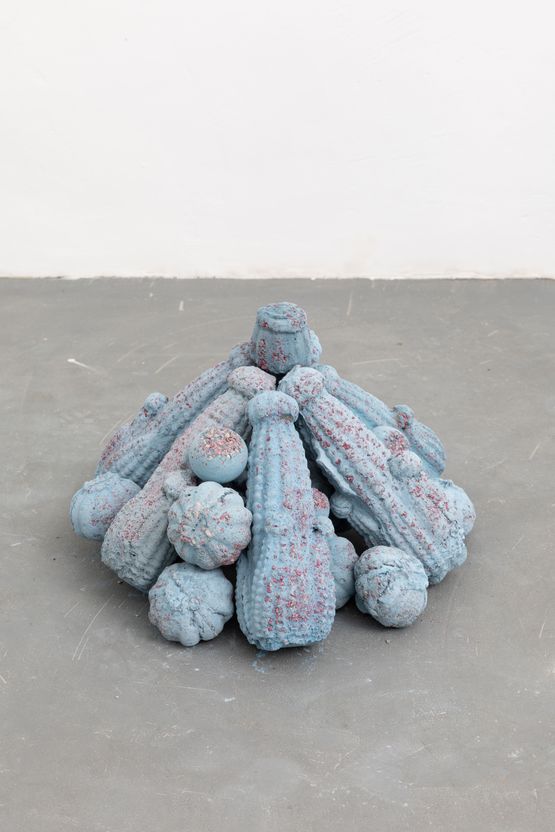 Ninho by Estevan Davi contemporary artwork Sculpture